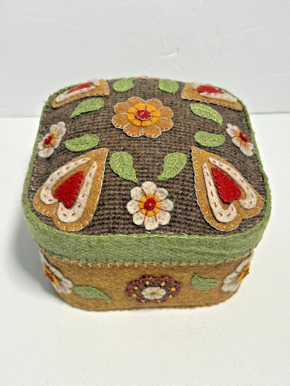 Handmade Wool Felt Lidded Pin Cushion / Trinket Box Floral & Heart Appliqués